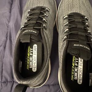 Skechers Men's Black and Gray Sneakers Brand New